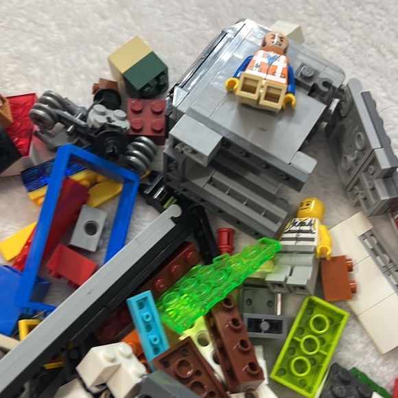 Legos with building book - Picture 5 of 11